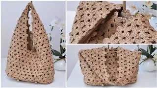A large Shopper bag with a flower pattern. Crocheting without cutting the yarn