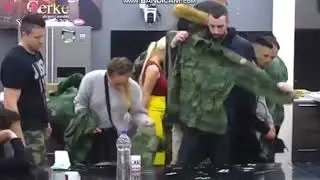 ZADRUGA SLOBA I KIJA TRAZE UNIFORME