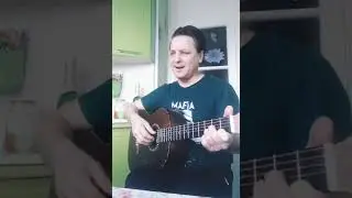 Пёс съел гитару музыканта...Такого пса нет даже у Путина...Разорвал два дивана, порвал два баяна..