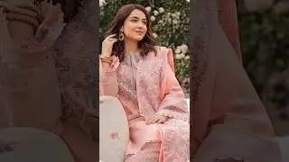 Who's Looking Beautiful ❤️#youtubeshorts #shortsvideo #yumnazadi #shortvideo #haniaamir