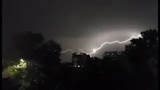 Сегодняшняя ночная гроза из окна нашей квартиры.