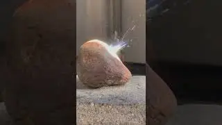 Огромная линза солнце и камень