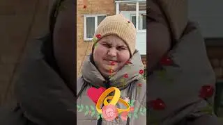 У каждого такое было! Когда влюбился и смотришь фотки любимого человека.