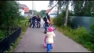 Двух ярусный скейтборд и жесть