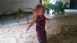 Let it go frozen dance by 2yo boy; )