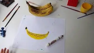 Лесана (4 года) рисует банан с натуры фломастерами