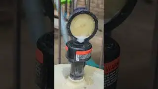 Cleaning pressure gauge for a pool filter with WD40 