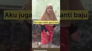 Viral Kocak Emak emak Ngikutin Gaya Nikita Willy  