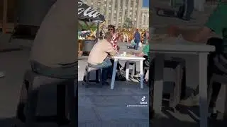 Зажигает перед мужиками! 