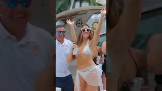 Stocks and Blondes Yacht Party in Full Swing on the Miami River! 🚤💃🥂🌴