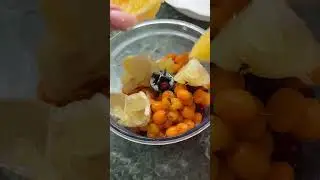 Морс для иммунитета, рецепт: Клюква,  Брусника, Облепиха, Лимон, Апельсин, Имбирь, Мёд.  Сохраняй❤️