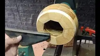 СЕГМЕНТИРОВАННАЯ ЧАША, ЧАША ИЗ РОЗОВОГО ДЕРЕВА С ПОЛОСОЙ ИЗ БЕЛОГО ДУБА