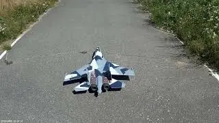 SU 35   полет 2   11 07 21   центровка норм, посадка с выкатом с ВПП