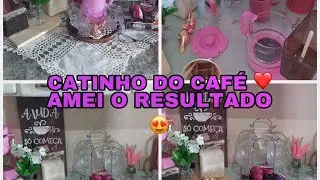 MEU PRIMEIRO CANTINHO DO CAFE || PINTEI A CAFETEIRA E A GARRAFA DE ROSA 💗