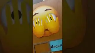 neném imitando emojis