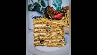 Медовик с грецким орехом и черносливом