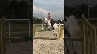 Jumping on horses is so hard but cool😎