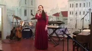 Поет Ольга Цой (Костюк)  