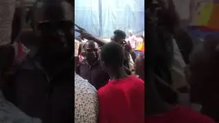 Check wafanyaboashara wa K'KOO walichomfanyia Sugu..