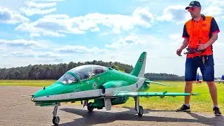 BIG!! RC BAE HAWK SAUDI HAWKS SCALE MODEL TURBINE JET DEMONSTRATION FLIGHT