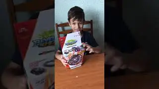 Распаковка Dead Phoenix Beyblade (чёрный Феникс бейблейд)