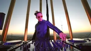 Hugo Doche - Man in the Moon [Music Video]