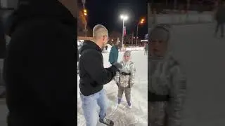 Разрезал парню перчатку коньком