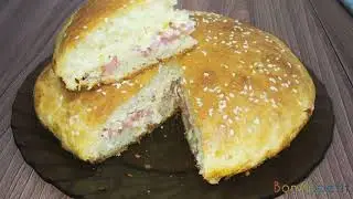 Заливной пирог с сыром и ветчиной. Готовится легко и быстро