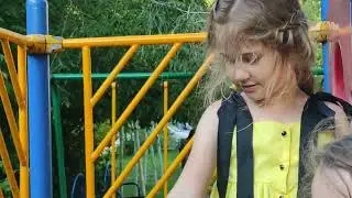 Вот так и живут на улице Октябрьская