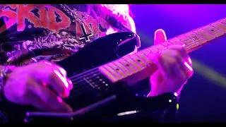Turn up the radio (Autograph) by S H O W T I M E - 80's hard Rock Tribute
