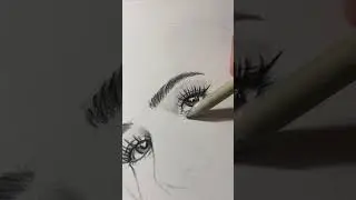 Je dessine quoi après ? Le nez ou la bouche 👄 ? @LeahHalton  #drawing #dessin #portrait