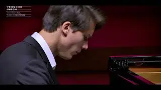 Vladimir Petrov - Mozart Rondo in D major K. 485