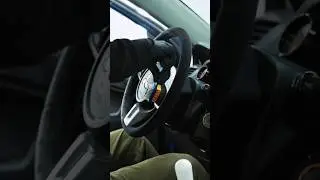 КАК ОЧИСТИТЬ ГЛЯНЦЕВЫЙ РУЛЬ?                                     