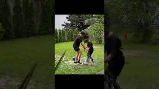 ÇAĞLA ŞİKEL VE EMRE ALTUGUN OĞULLARI YAĞMURUN TADINI ÇIKARDI #shorts