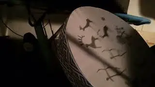 Бубен с петроглифами
