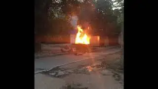 Кто то решил поджарить диван