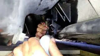 Draining antifreeze from a Ford Mondeo 3, 2.0 Tdci