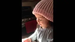 Zemirah singing: I wanna wish you a merry Christmas! ¡¡¡Felíz Navidad!!!