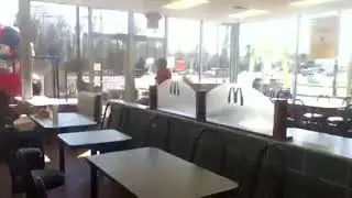 Women Fight at the restuarant