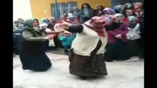 Oğuz SASİ ye müzik klibi çıkartmalıyız:D