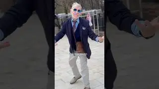 Какой стильный красавчик на танцполе 