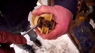 бензонасос Шевроле  Лачетти - снимаем сетку для замены.