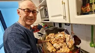 Кролики -это  не только  ценный мех..🤣.,но и вкусный  ужин !