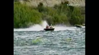 Перевернулись на скоростном катере