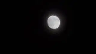 iPhone 14 Pro filming the moon