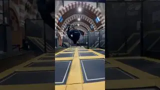 TRAMPOLINEPARK IN EEN KERK! ⛪️🤩