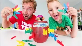 Father & Son PLAY POP UP PIRATE! / Don't Poke Him!!!!