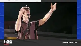 Shawn Mendes Performs 