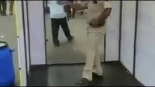 सेनेटाइजर मशीन , ये उड़ भी सकती है!!!