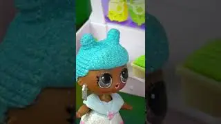 Kind shop assistant helped the girl